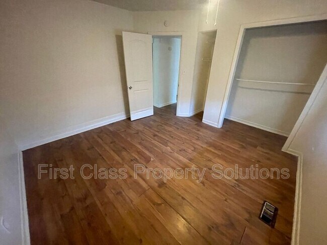 Building Photo - 1731 NW 32nd St