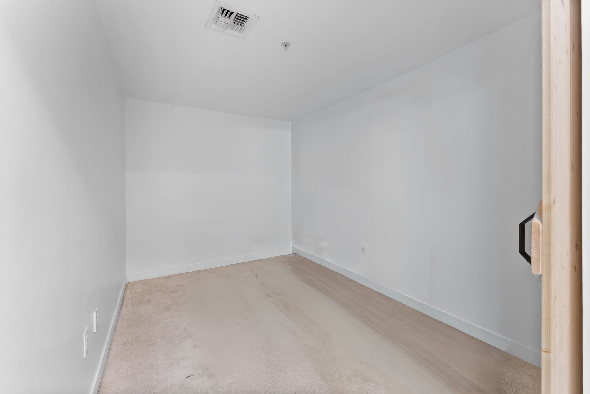Building Photo - 1150 J St