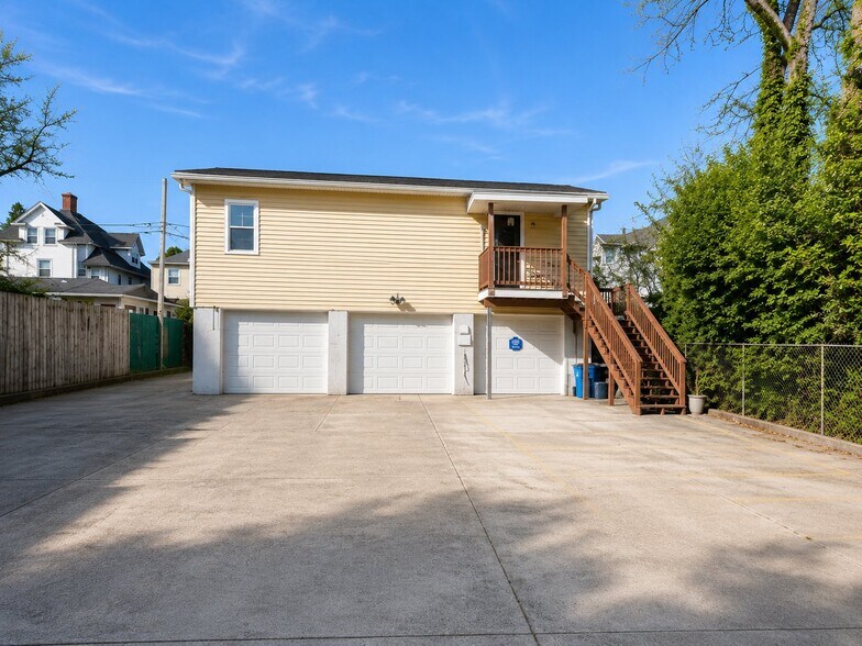 Building Photo - 204-206-206 N 7th St