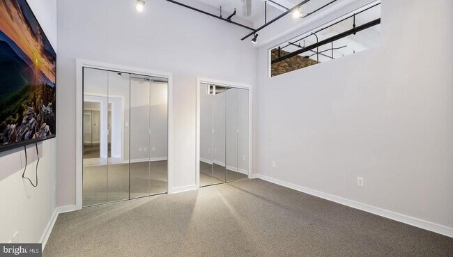 Building Photo - 444 N 4th St