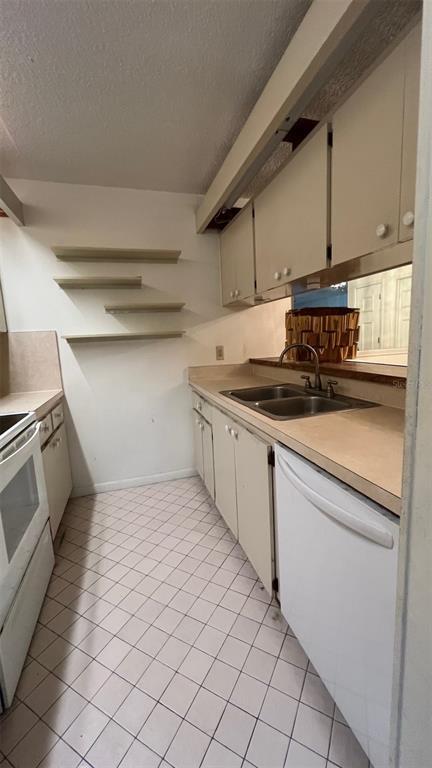 Building Photo - 2721 5th Ct