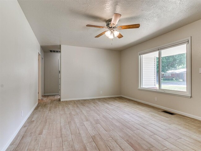Building Photo - 1507 Avondale Dr