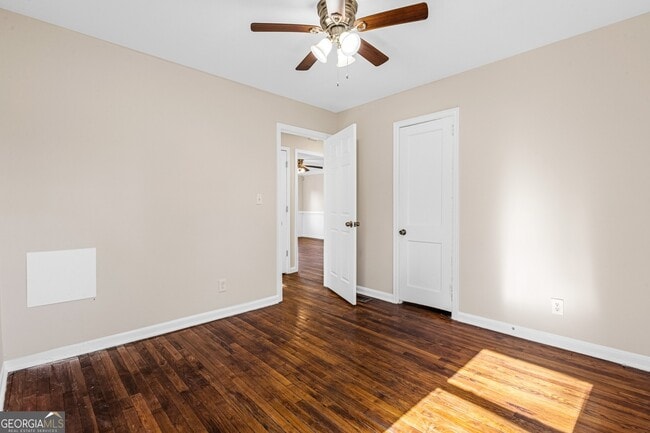 Building Photo - 2163 Rexford Dr