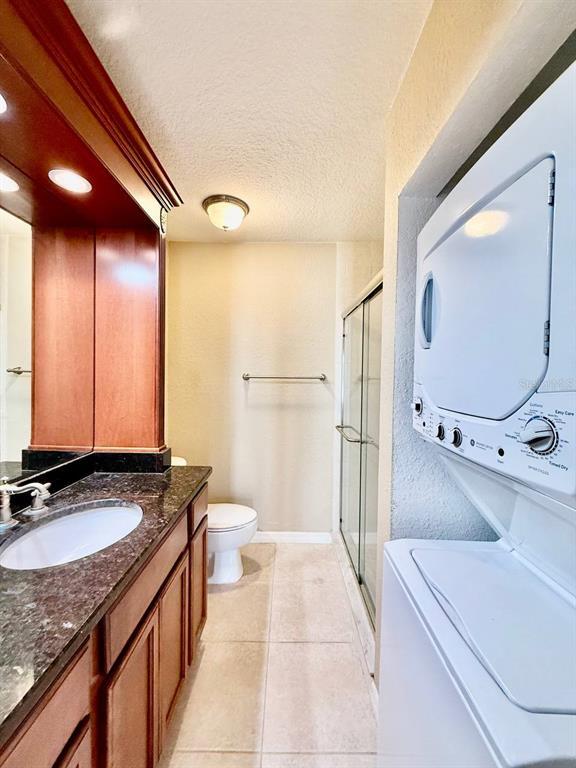 Building Photo - 704 Lyndhurst St