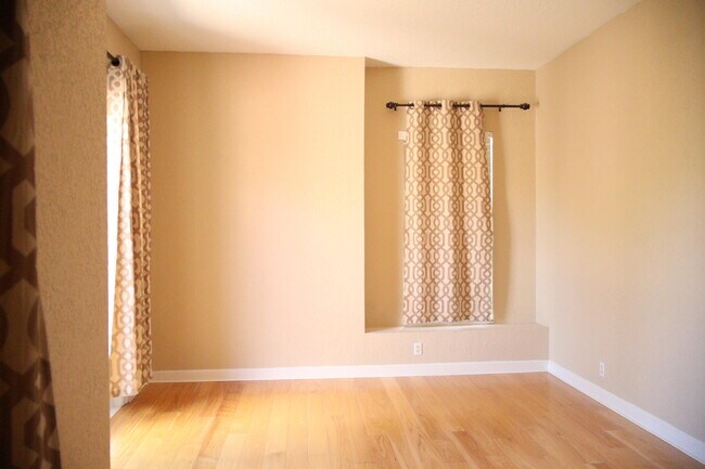 Building Photo - 10345 Medicis Pl