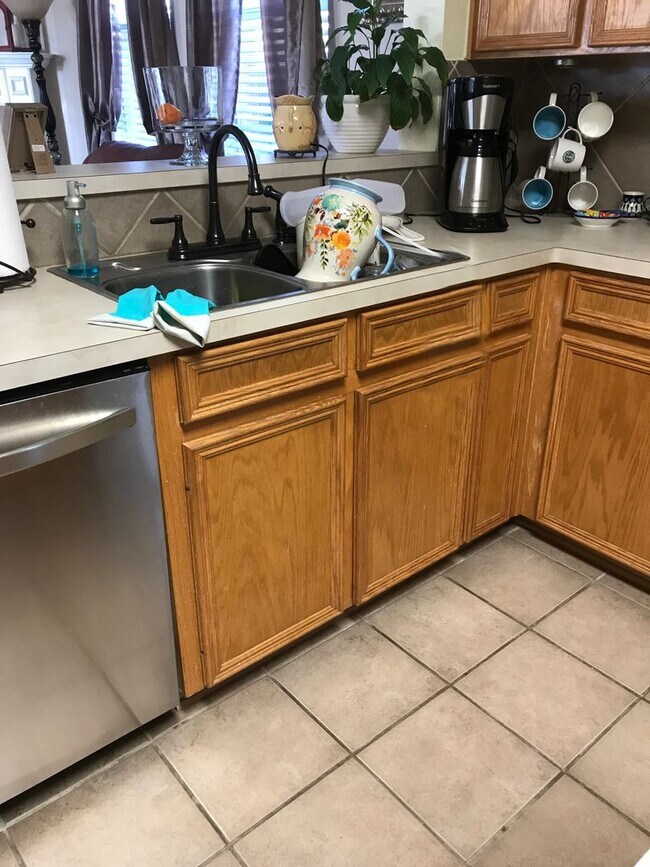 Building Photo - 4-Bedroom House for Rent in Harker Heights