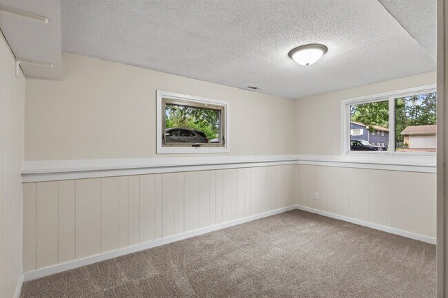 Building Photo - 8370 6th St NE