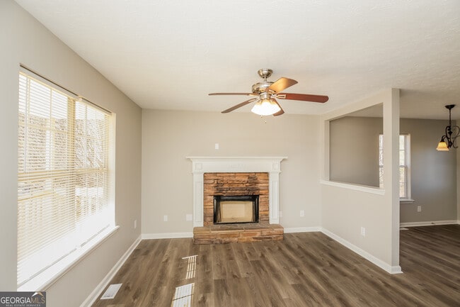 Building Photo - 34 Canter Ln