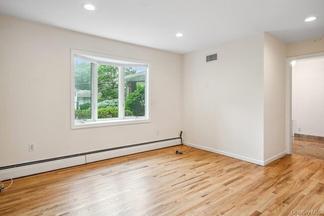 Building Photo - 44 Sandy Hollow Rd