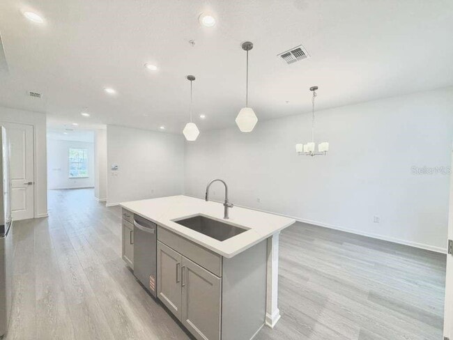 Building Photo - 1866 Falconhurst Ln