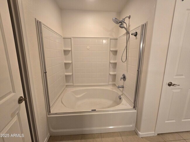Building Photo - 1514 E Hummingbird Way