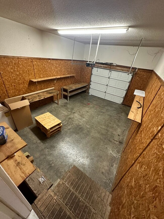 Building Photo - 1404 Valleywood Dr