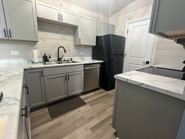 Building Photo - 1371 Cunat Ct