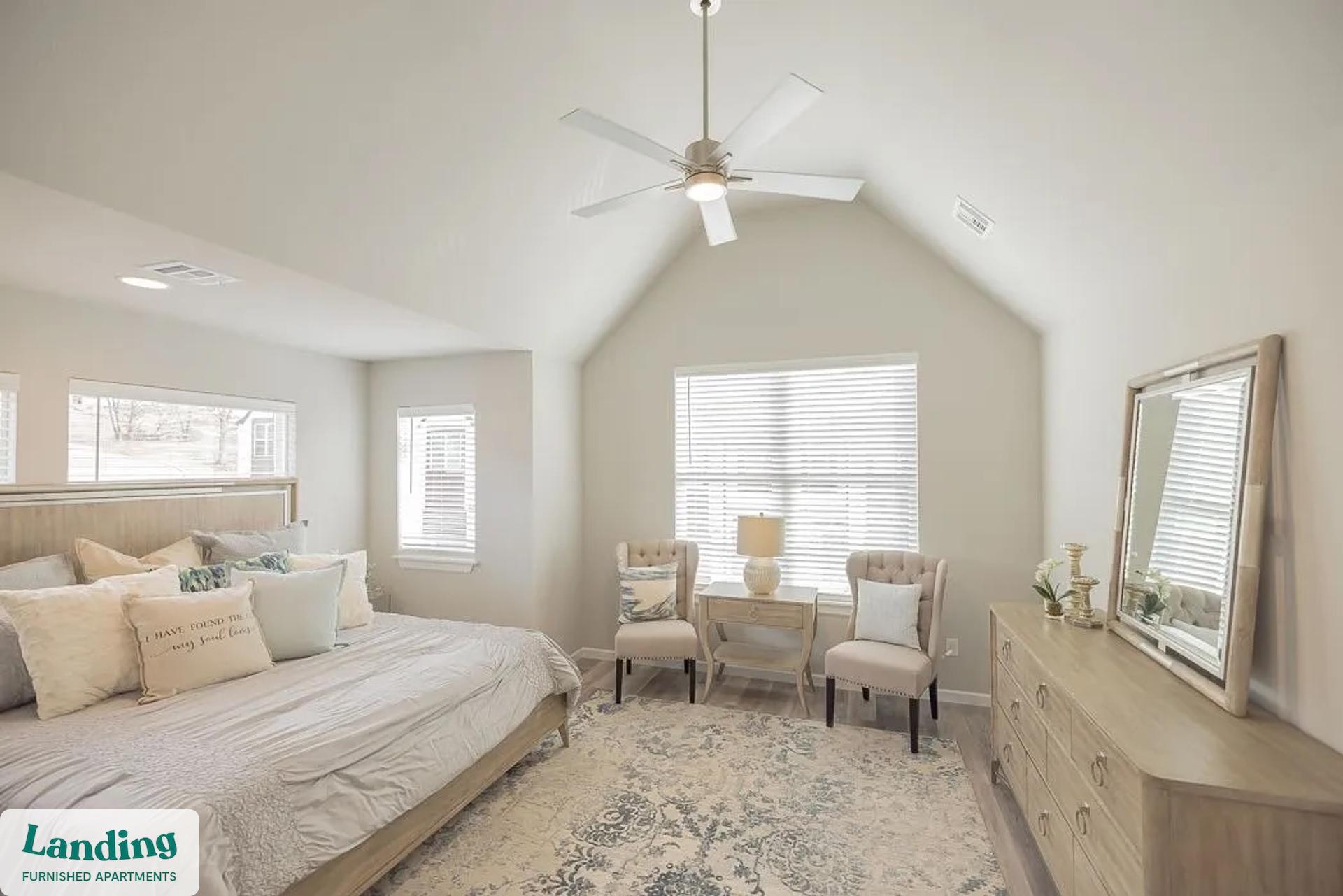 Building Photo - 3401 Redbud Ln