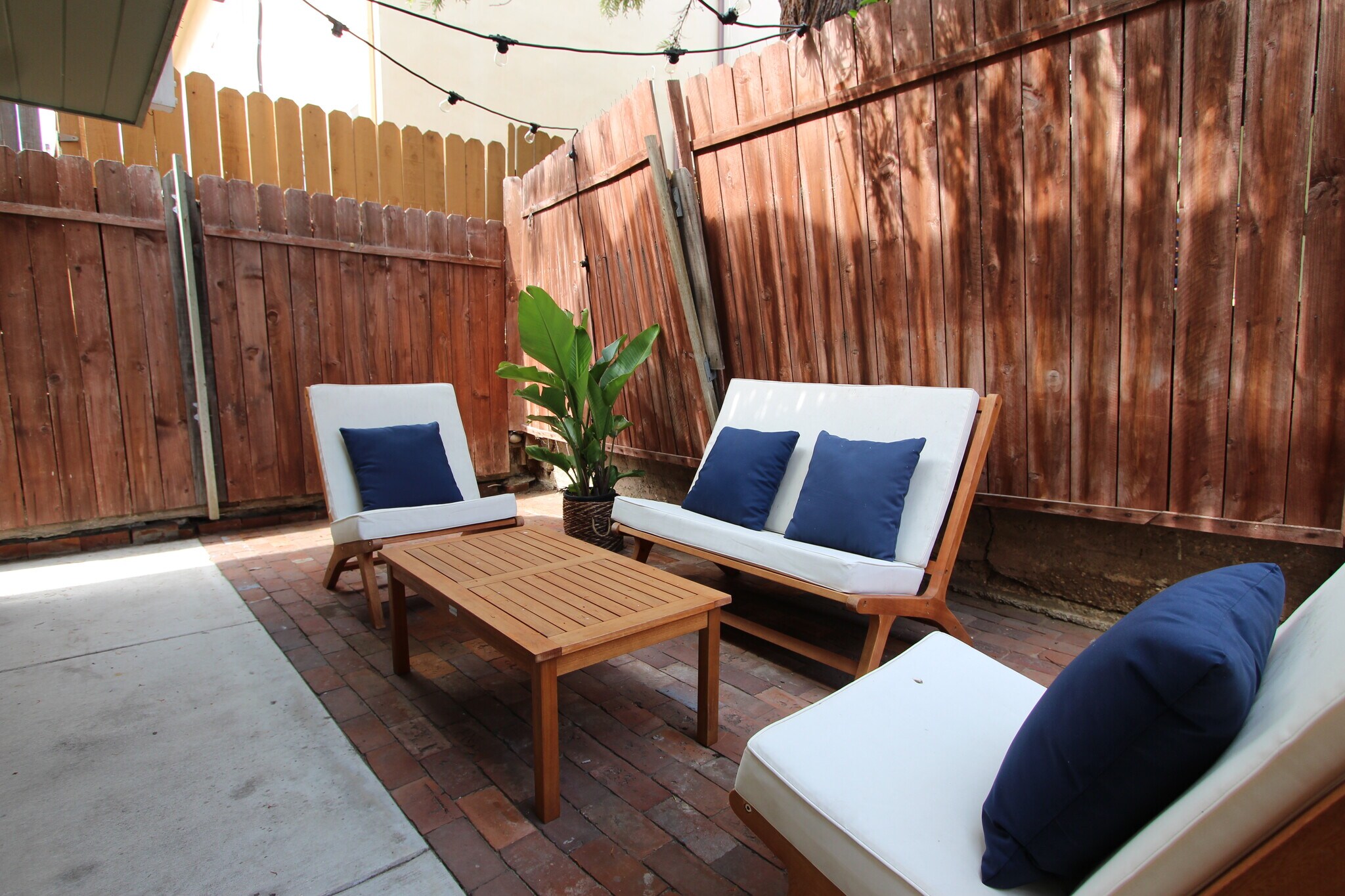 Building Photo - 806 Bayview Dr