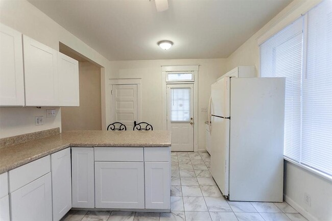 Building Photo - 5334 Gilson Ave