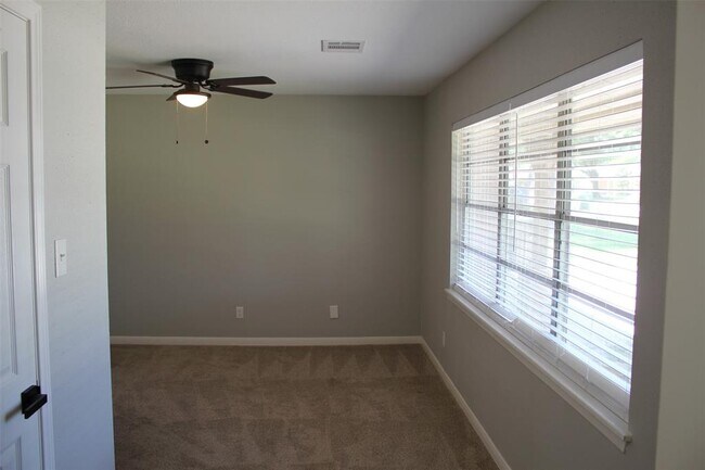 Building Photo - 10031 Haddington Dr