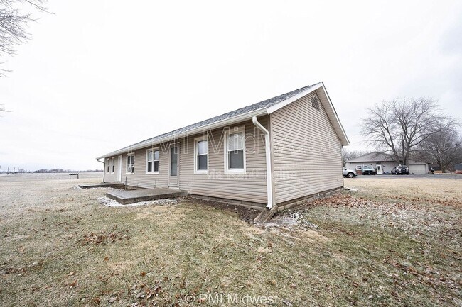 Building Photo - 4881 300W