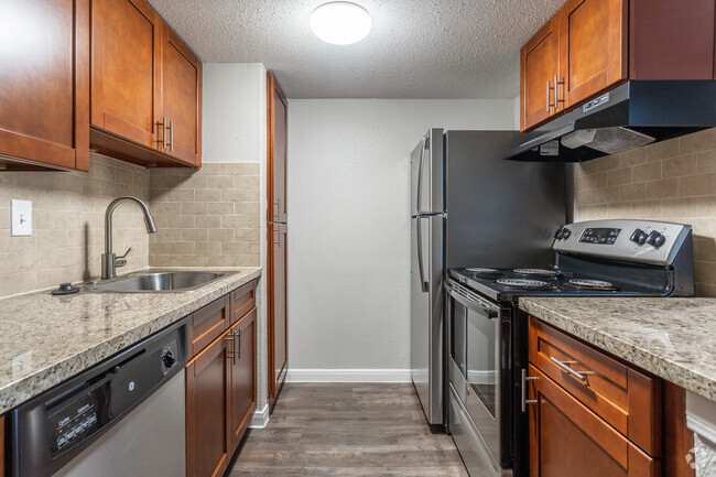 1BR, 1BA - 615SF - Willow Creek