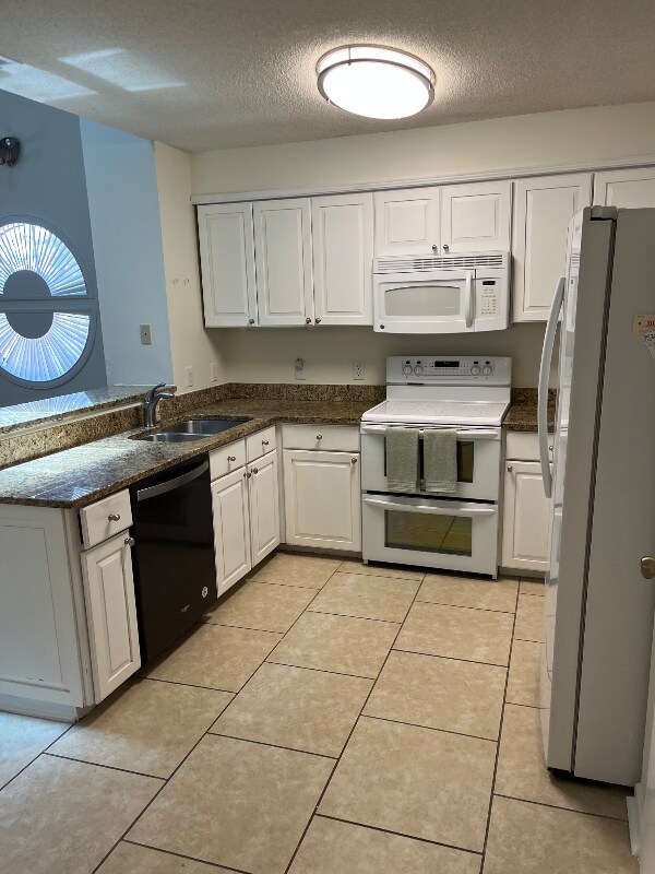 Building Photo - 5001 Grande Dr