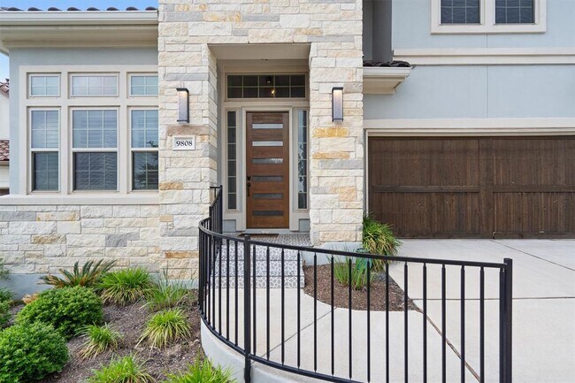 Building Photo - 9808 Bayshore Bend