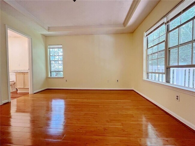 Building Photo - 233 Bentley Pl