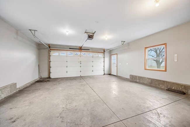 Building Photo - 11N455 Tower Rd