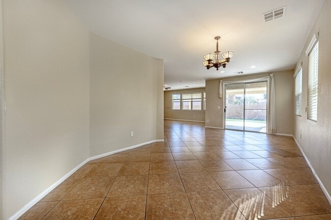 Building Photo - Southwest 5 bd 3 full bath with 2 car gara...