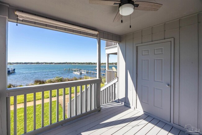 Building Photo - 14180 River Rd