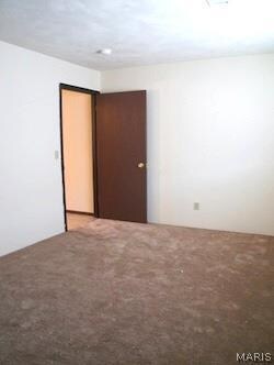 Building Photo - 810 White Oak Dr