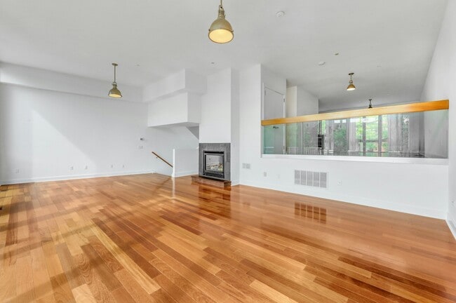 Building Photo - 22 Vela Way