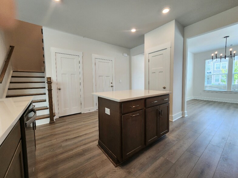 Building Photo - 499 Ml Pk Wy