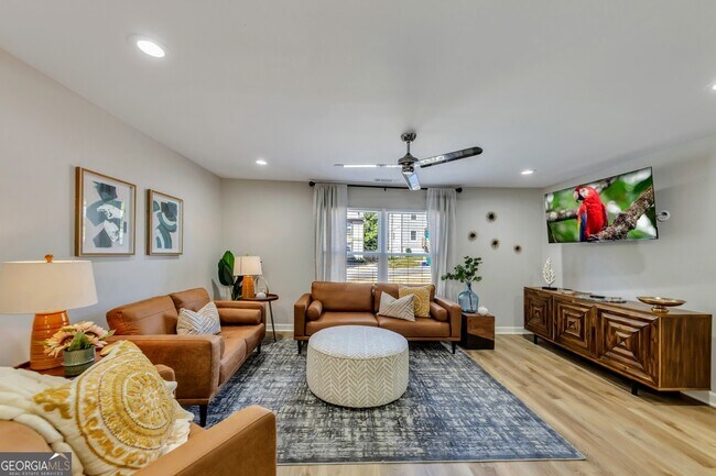 Primary Photo - 1018 Falling Valley Ct SE