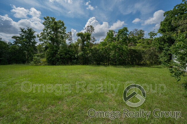 Building Photo - 900 Mister Dr