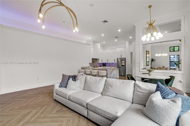 Building Photo - 5478 SW 189th Ave
