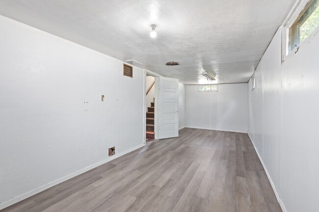 Building Photo - 540 8th St