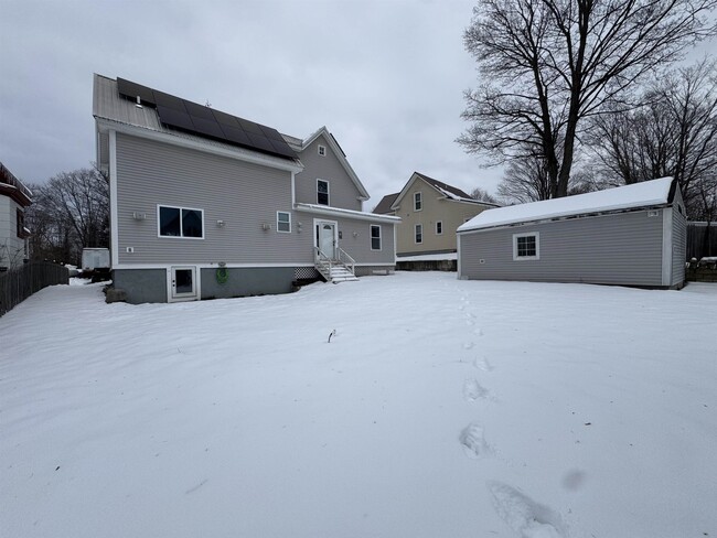 Building Photo - 62 Webster St