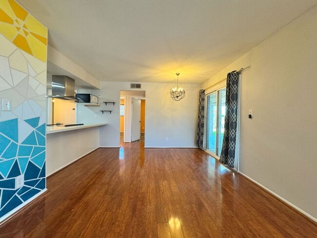 Building Photo - REMODELED 4 BEDROOM HOME WITH HUGE YARD, C...