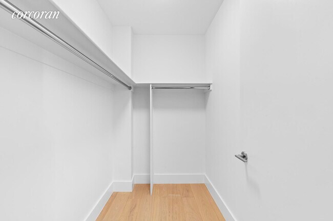 Building Photo - 15 W 61st St