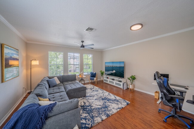 Building Photo - Town Home For Rent in Lake Brandon!