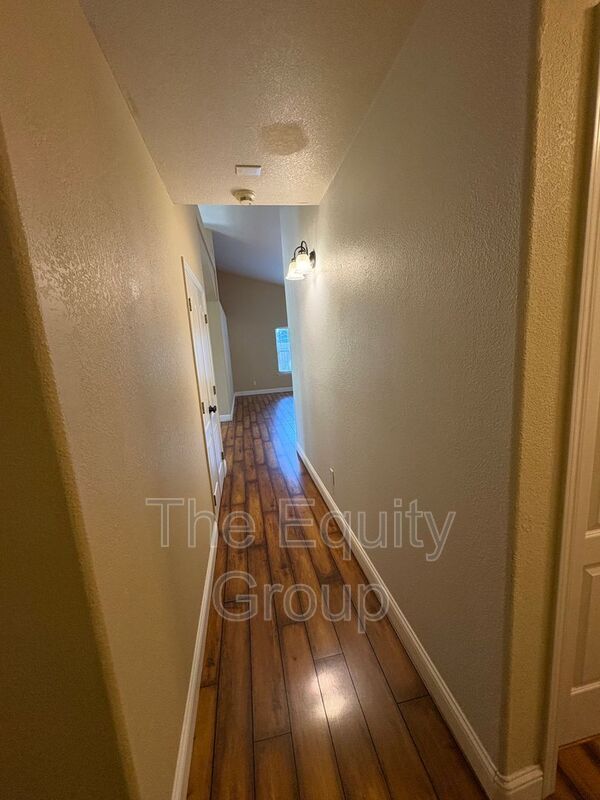 Building Photo - 3524 S Lincoln Ct