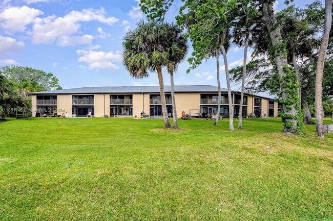 Building Photo - 100 Canebreakers Dr