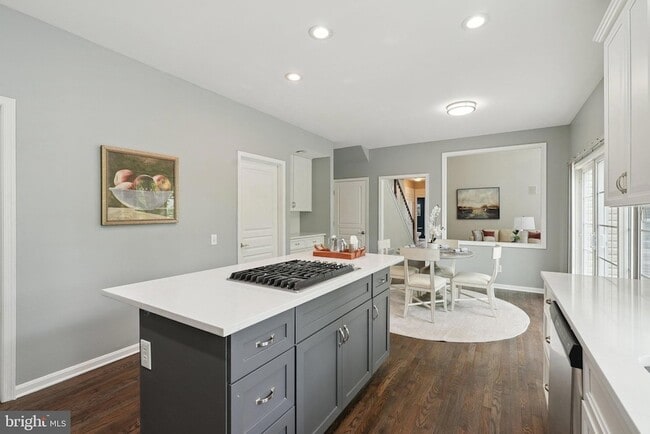 Building Photo - 51 Knickerbocker Ln