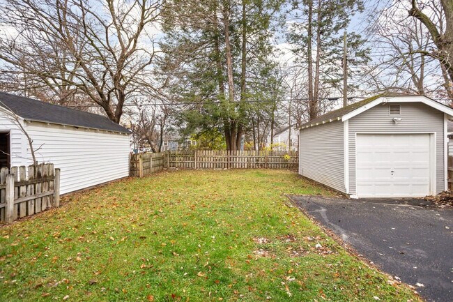 Building Photo - 6115 Ralston Ave