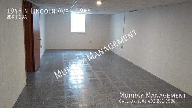 Building Photo - 1945 N Lincoln Ave