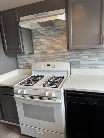 Building Photo - 11316 Cherry Hill Rd