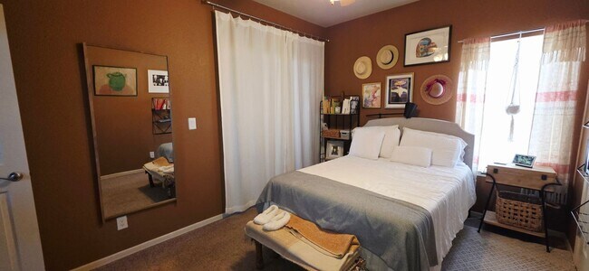 Building Photo - Stunning 4 bedroom, 3 bath home in West El Paso! NO APPLICATION OR ADMIN FEE!