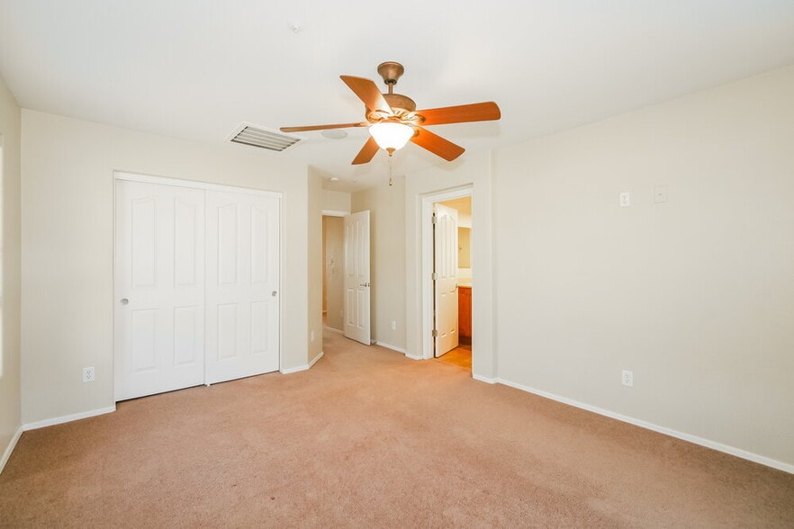 Building Photo - 7301 W Montgomery Rd