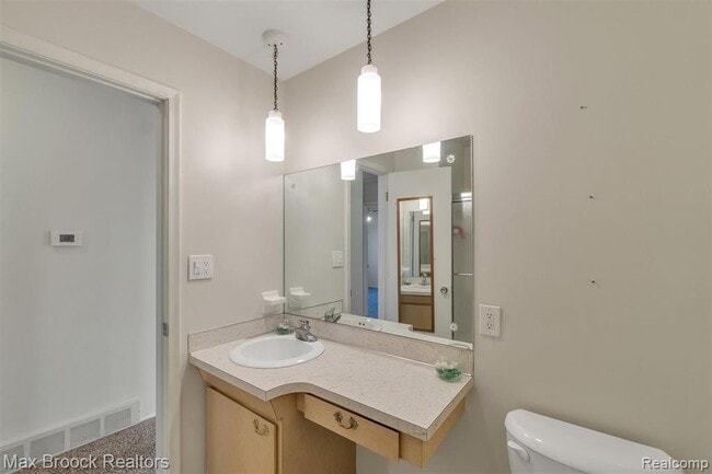 Building Photo - 1102 Davenport Dr