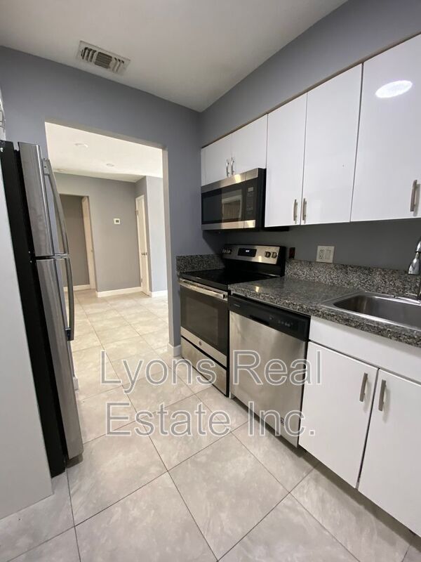 Building Photo - 4186 Pine Drop Ln